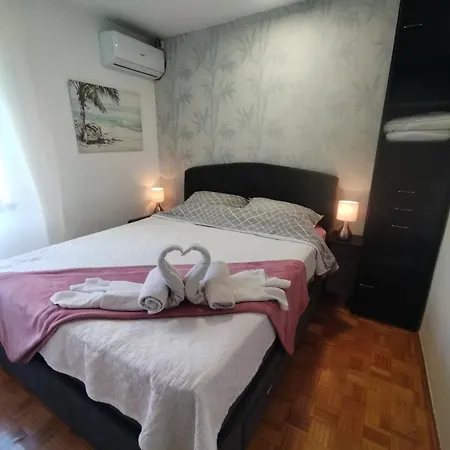 Apartment Mrc , Free Parking Bezanija